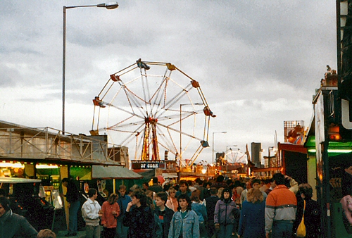 Links Market - Crowded Streets